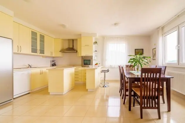 Superior Apart Daire, 3 Yatak Odası, Deniz Manzaralı, Denize Bakan