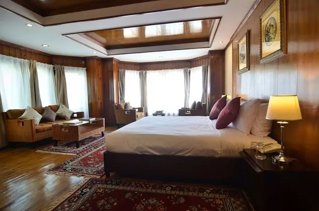 Deluxe Tek Büyük Yataklı Oda, 1 En Büyük (King) Boy Yatak, Sigara İçilmez, Dağ Manzaralı