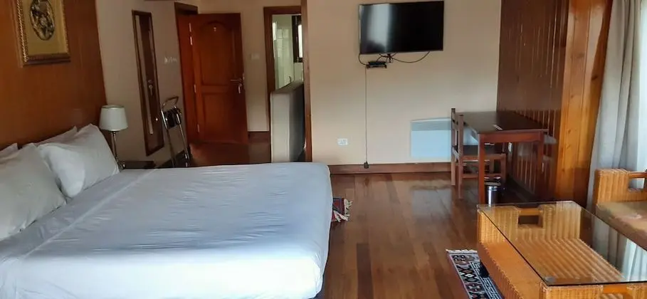 Deluxe Tek Büyük Yataklı Oda, 1 En Büyük (King) Boy Yatak, Sigara İçilmez, Dağ Manzaralı