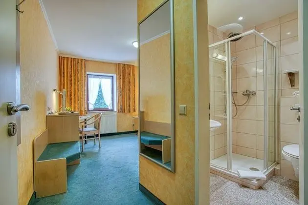 Comfort Tek Kişilik Oda (mit Dusche)