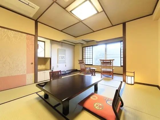 Traditional Oda, Dağ Manzaralı (Japanese Style)