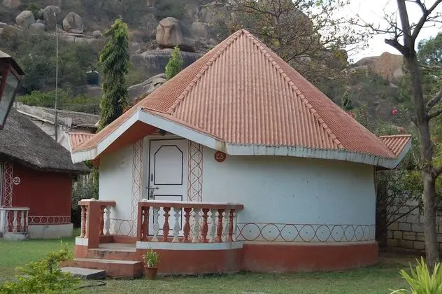 Oda, Havuz Manzaralı