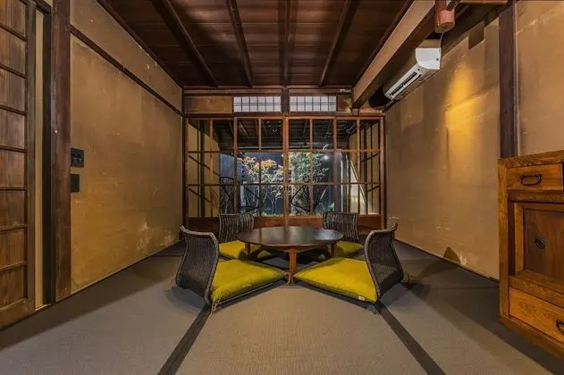 Luxury Villa, Sigara İçilmez