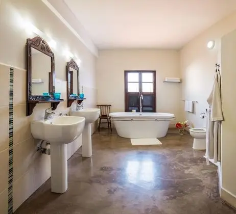 Junior Süit (Malkia)