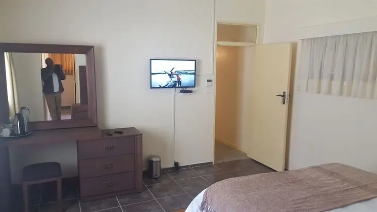 Standard Tek Büyük Yataklı Oda, Ortak Banyo