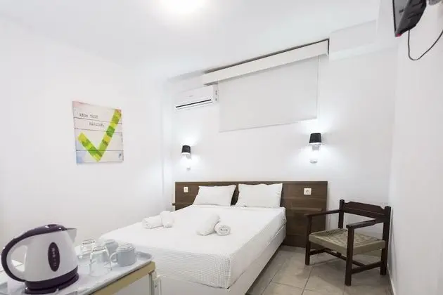 Basic Tek Büyük Yataklı Oda (Semi Basement)