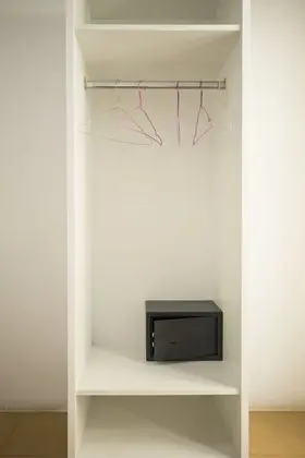 Basic Tek Büyük Yataklı Oda (Semi Basement)