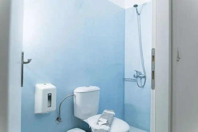Basic Tek Büyük Yataklı Oda (Semi Basement)