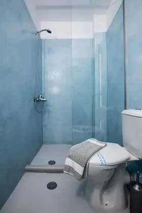 Basic Tek Büyük Yataklı Oda (Semi Basement)