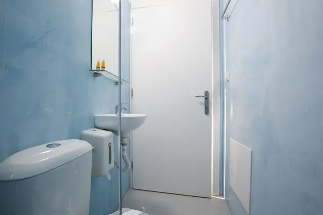 Basic Tek Büyük Yataklı Oda (Semi Basement)