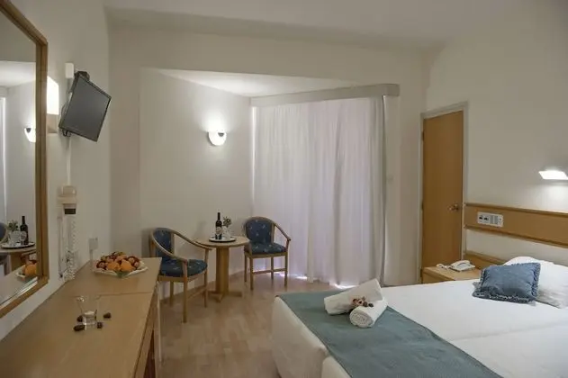 Standard İki Ayrı Yataklı Oda, Havuz Manzaralı
