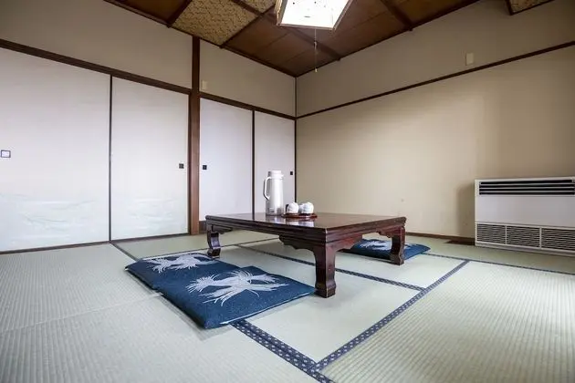Traditional Oda, Sigara İçilebilir (Japanese,Shared Washroom,Quadruple)