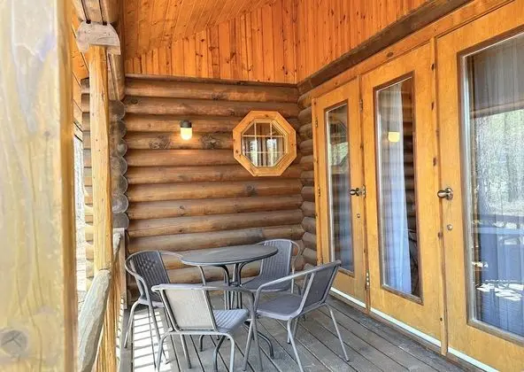 Kulübe (Private Cottage - Log)