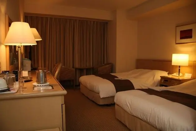 İki Ayrı Yataklı Oda, Sigara İçilebilir