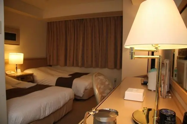 İki Ayrı Yataklı Oda, Sigara İçilebilir