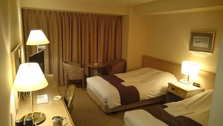 İki Ayrı Yataklı Oda, Sigara İçilebilir