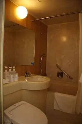 İki Ayrı Yataklı Oda, Sigara İçilebilir