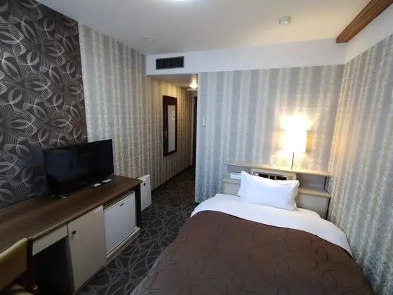 Tek Kişilik Oda, Sigara İçilebilir