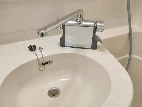 Tek Kişilik Oda, Sigara İçilebilir