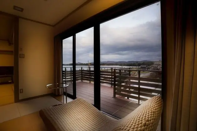 Basic Oda, Sigara İçilmez, Okyanus Manzaralı (with wood deck JPN-western 42㎡)