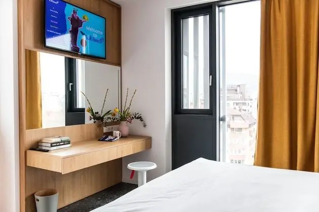 Design Tek Büyük Yataklı Oda