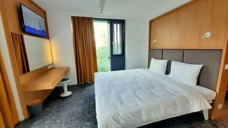 Design Tek Büyük Yataklı Oda