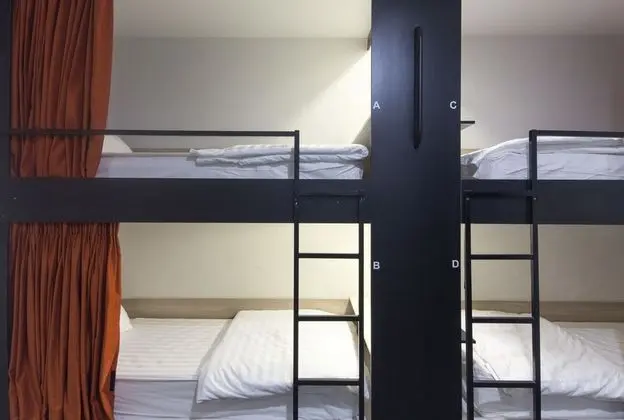 Ortak Ranzalı Oda, Karma Ranzalı Oda, Özel Banyo (6-Bed)