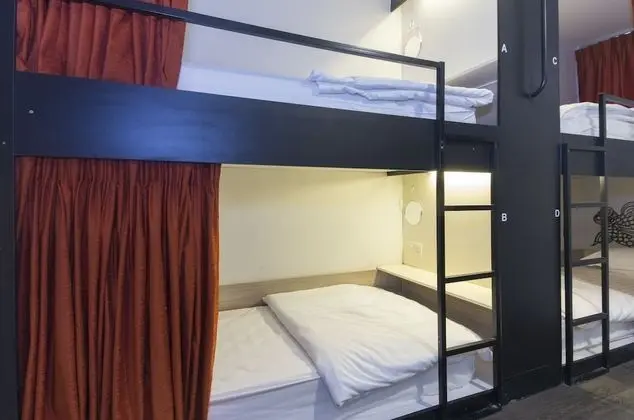 Ortak Ranzalı Oda, Karma Ranzalı Oda, Özel Banyo (6-Bed)