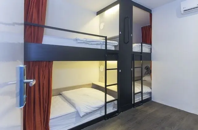 Ortak Ranzalı Oda, Karma Ranzalı Oda, Özel Banyo (6-Bed)