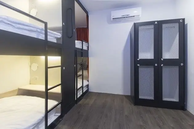 Ortak Ranzalı Oda, Karma Ranzalı Oda, Özel Banyo (6-Bed)