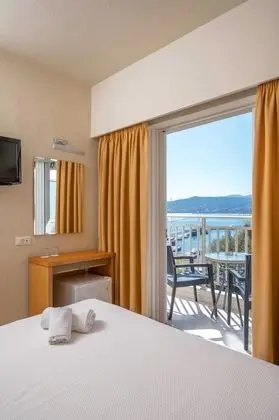Comfort Tek Büyük veya İki Ayrı Yataklı Oda, Deniz Manzaralı