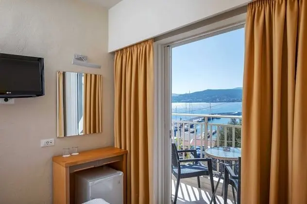 Comfort Tek Büyük veya İki Ayrı Yataklı Oda, Deniz Manzaralı