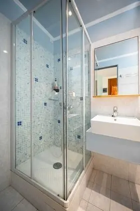 Comfort Tek Büyük veya İki Ayrı Yataklı Oda, Deniz Manzaralı