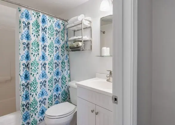 Tek Büyük Yataklı Oda, 2 Çift Kişilik Yatak