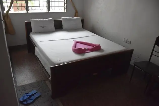 Basic Tek Büyük Yataklı Oda
