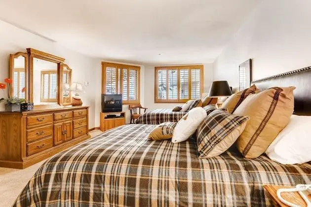 Ev, Birden Çok Yatak, Dağ Manzaralı (Three-Bedroom Townhouse)