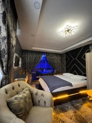 Luxury Oda