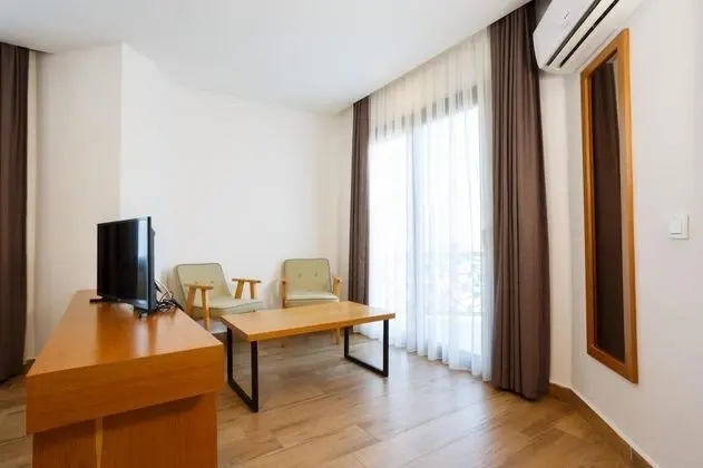 Deluxe Oda, Kısmi Deniz Manzaralı, Balkonlu