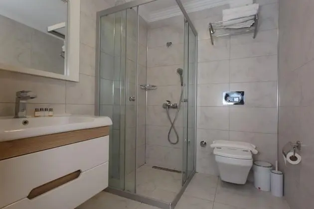 Deluxe Oda, Kısmi Deniz Manzaralı, Balkonlu