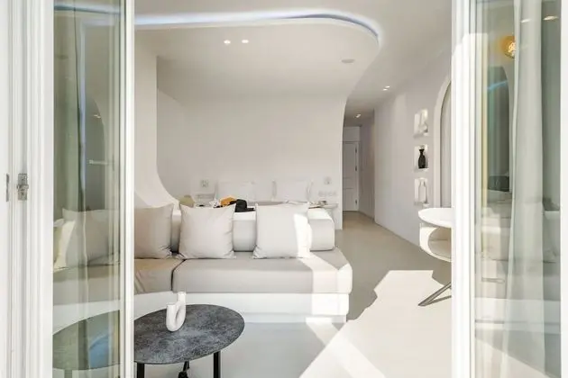 Kivotos Two Bedroom Suite Sea View