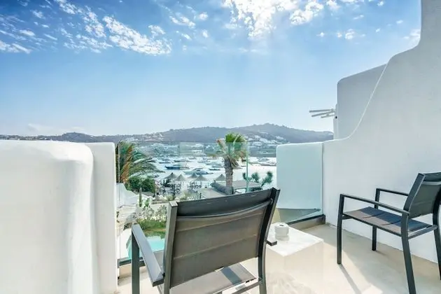 Kivotos Two Bedroom Suite Sea View