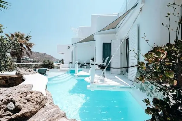 Two Bedroom Suite with Sea View & Pool
