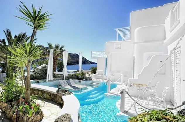 Two Bedroom Suite with Sea View & Pool