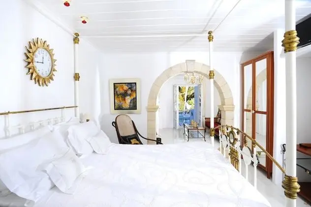 Two Bedroom Suite with Sea View & Pool