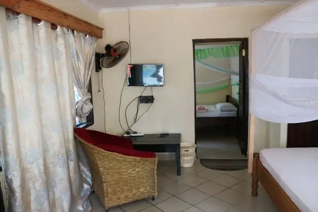 Üç Kişilik Oda, Sigara İçilmez, Havuz Manzaralı