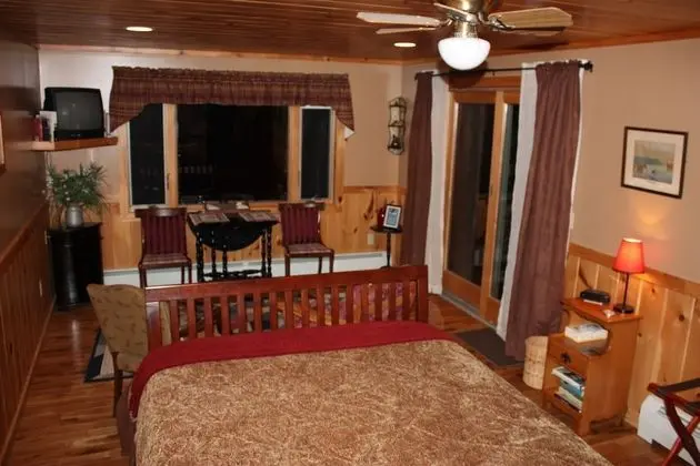 Deluxe Oda, 1 Büyük (Queen) Boy Yatak, Balkon, Göl Manzaralı (Eagle Room)