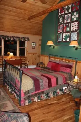 Deluxe Tek Kişilik Oda, 1 Büyük (Queen) Boy Yatak, Banyolu/Duşlu, Göl Manzaralı ( Moose Room)