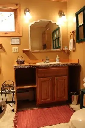 Deluxe Tek Kişilik Oda, 1 Büyük (Queen) Boy Yatak, Banyolu/Duşlu, Göl Manzaralı ( Moose Room)