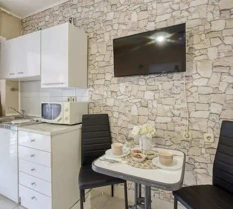 Family Apart Daire, 1 Çift Kişilik Yatak, Bahçeli (Kiwi Apartment)