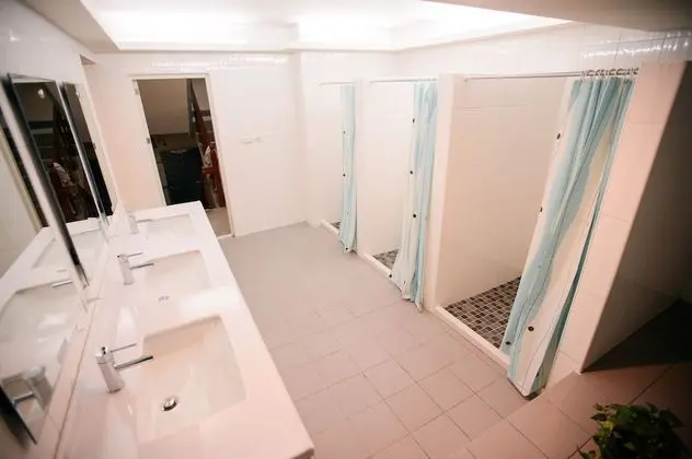 Ortak Ranzalı Oda, Sadece kadınlar için